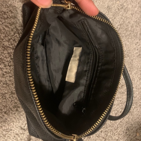 Small black crossover purse - Picture 2 of 2